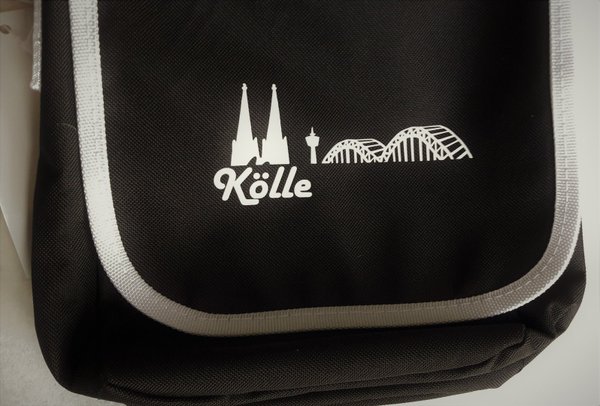 Reportertasche schwarz mit Aufdruck "Skyline Köln" Kölle